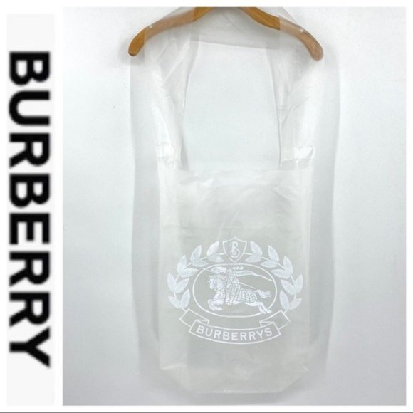 Burberry Handbags - 💕SALE💕 Burberry Thick Plastic Shoulder Bag